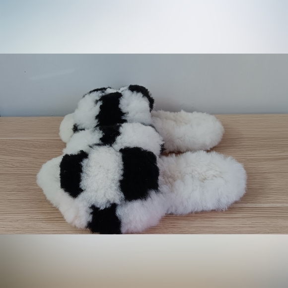 Ariana Bohling Chess Alpaca Slippers Black and White M - Picture 2 of 8